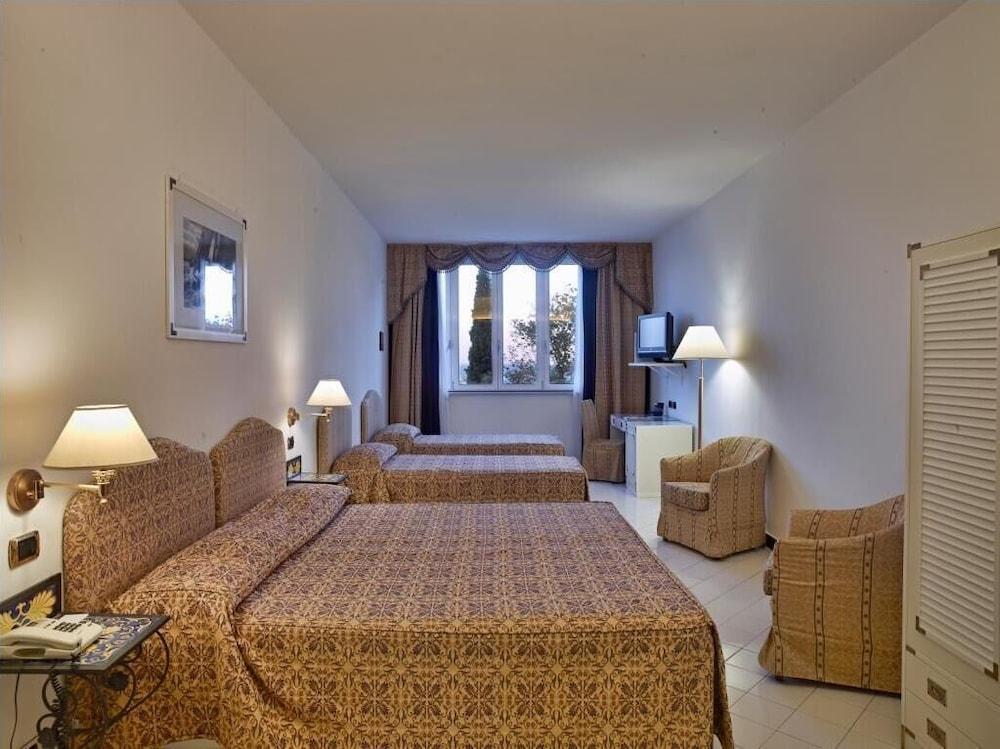 Western Acqua Novella Hotel 4*